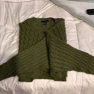 Oversized cropped sweater